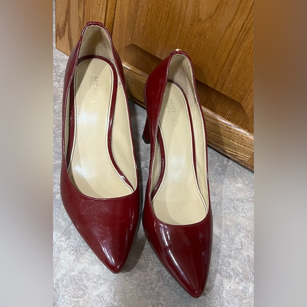 Michael Kors Rich Red Rectangular Heel Pump Size 6.5M